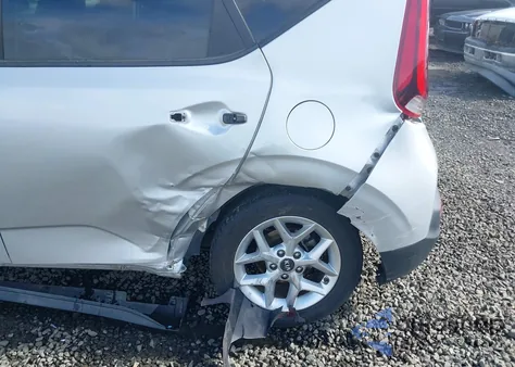 2021 Kia Soul S z USA, uszkodzony, nr VIN KNDJ23AU0M7747371